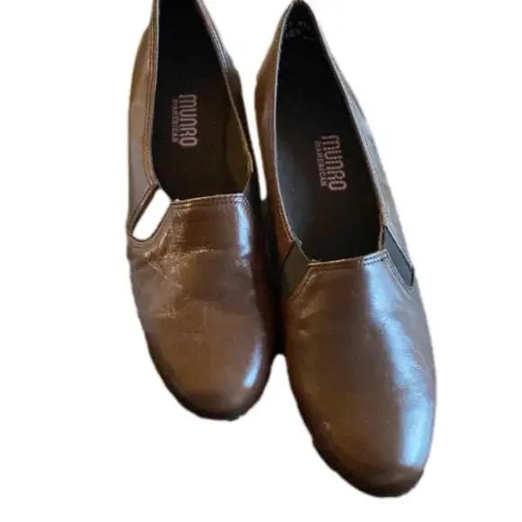 New Munro shoes - Picture 1 of 9